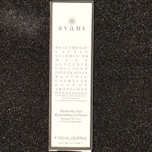 BNIB LIP SERUM